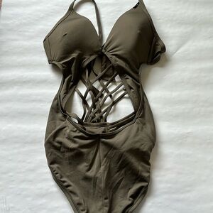 Kenneth Cole One Piece Bathing Suit Monokini